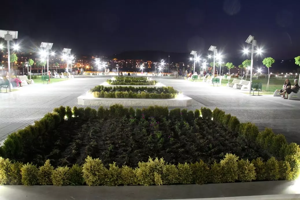 iluminacion zonas publicas Mantenimiento de jardines y plazas publicas